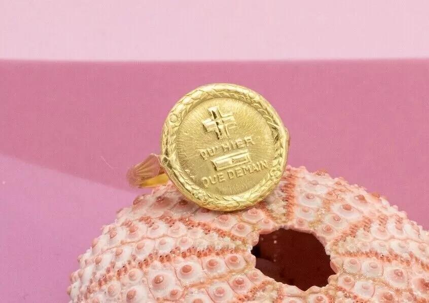 14K Yellow Gold Plated Vintage "Qu'hier que demain" Wedding Ring Love Token