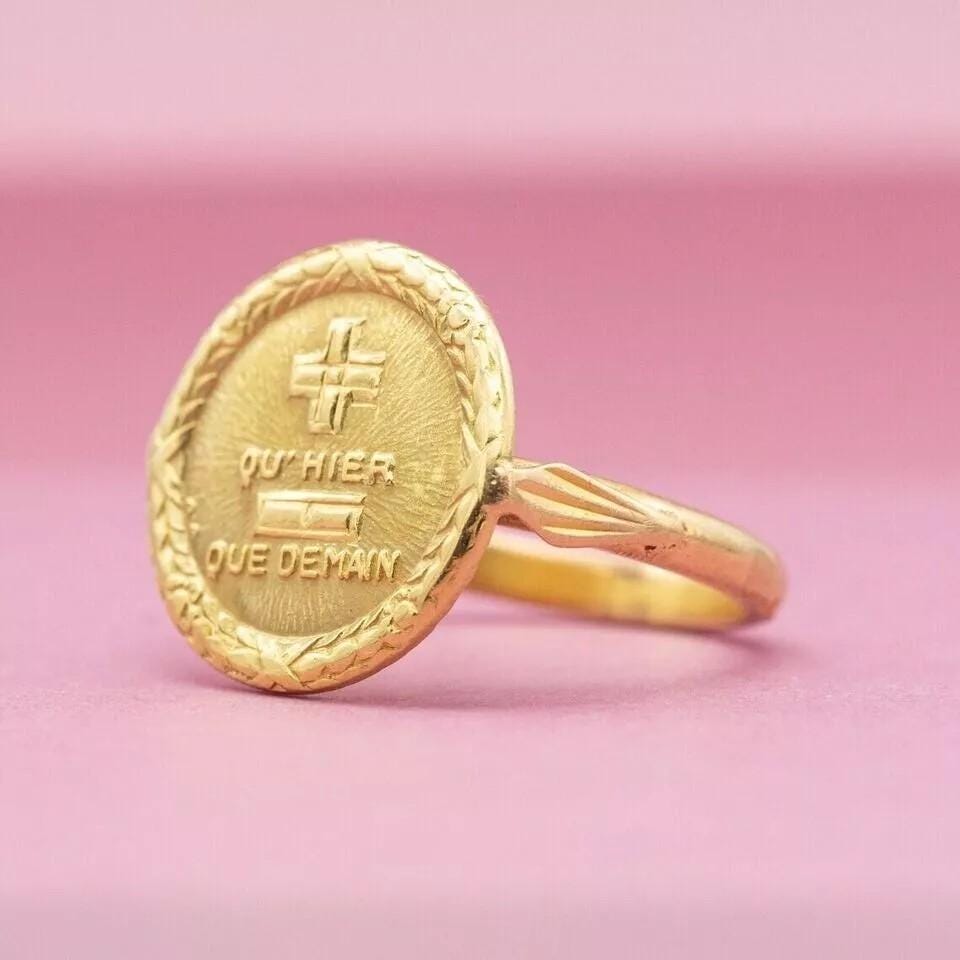 14K Yellow Gold Plated Vintage "Qu'hier que demain" Wedding Ring Love Token